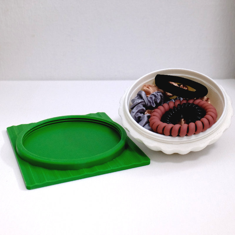 Kueh tutu  container